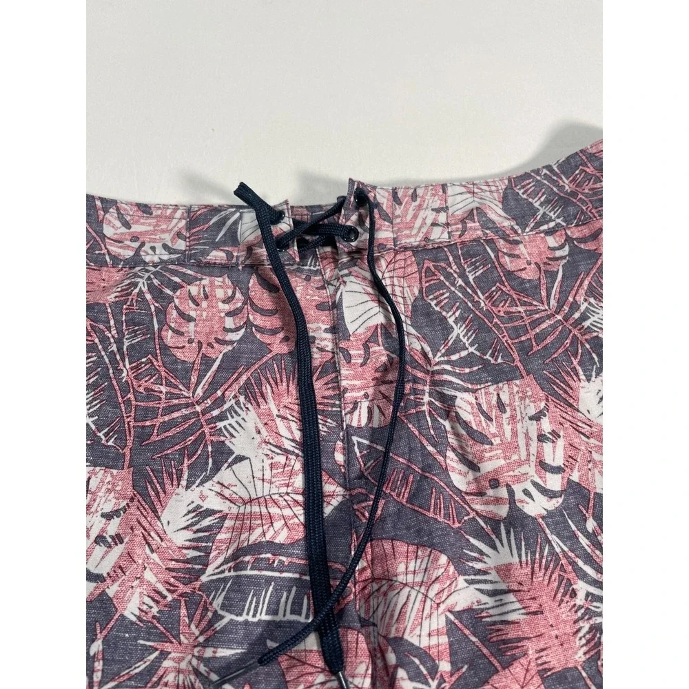 Travis Mathew Floral Board‎ Shorts Swim Trunks Mens Size 32 Red Pink